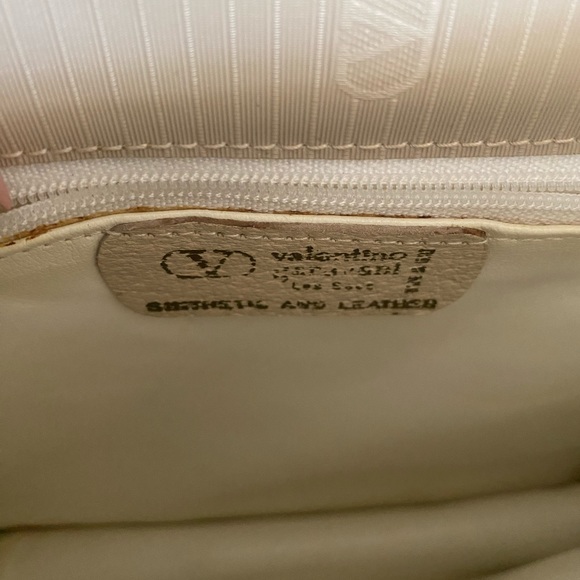 RARE Valentino crossbody. Genuine leather. In good vintage condition. - Picture 3 of 8